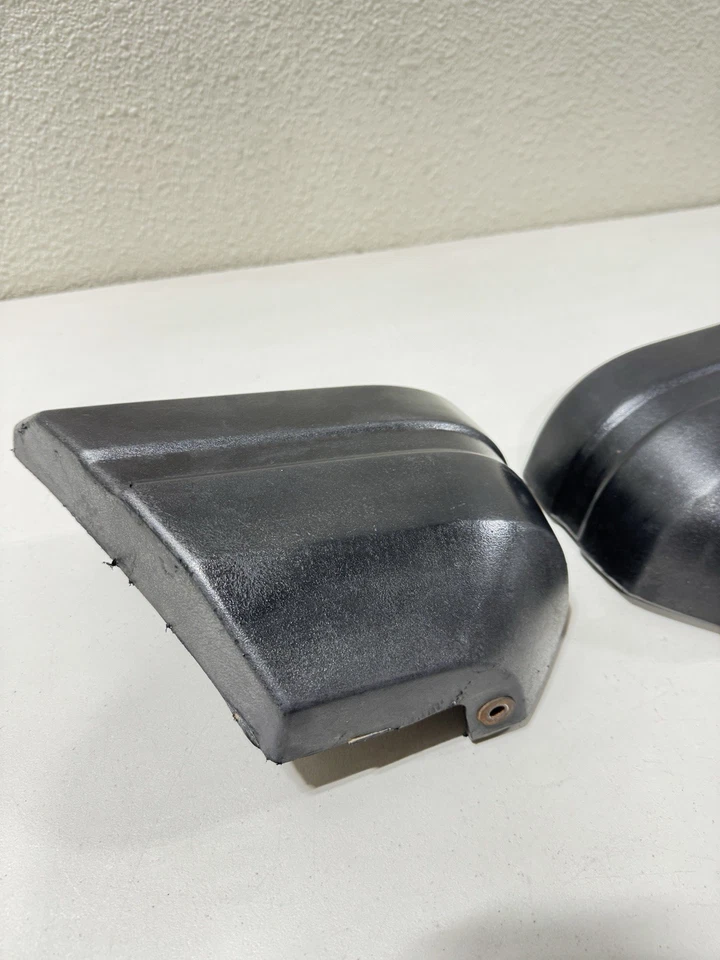 Tapas de parachoques delantero izquierdo y derecho OEM 1984-1991 Jeep Cherokee XJ Foto 3 de 4