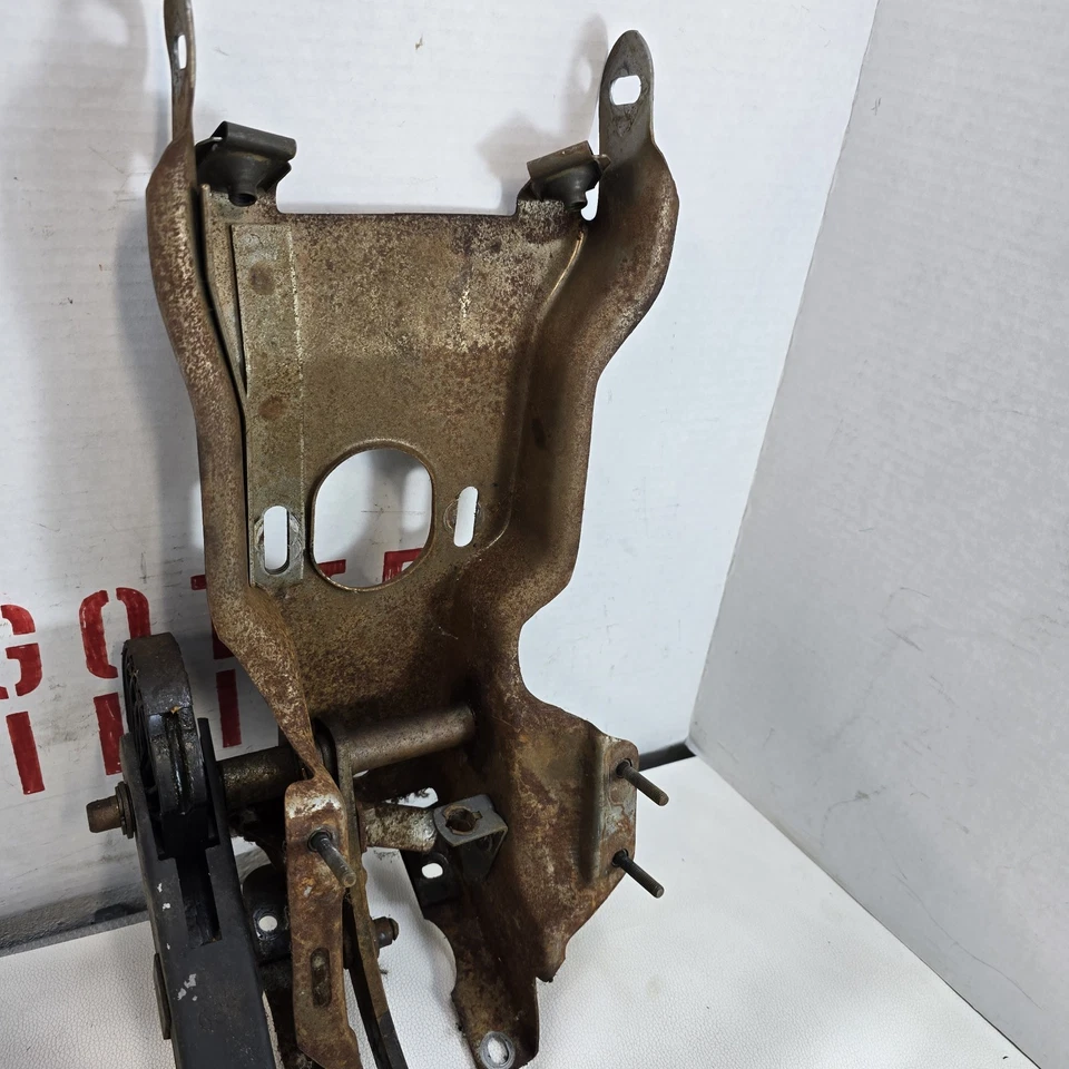 Педаль лазерного сцепления в сборе для Dodge Daytona Turbo Z Chrysler 3880392 3880397 - Изображение 3 из 4