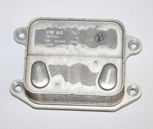 Ölkühler  04E117021L Golf 7 1,0 TSI CHZC Original VW