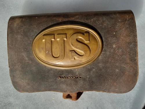 CIVIL WAR LEATHER PISTOL CARTRIDGE BOX E. GAYLORD CHICOPEE MASS OVAL BRASS PLATE