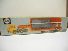 SIKU V 307 RARE HANOMAG HENSCHEL 1:60 TRANSPORT TRUCK PREFAB 4 BAY GARAGE MINT