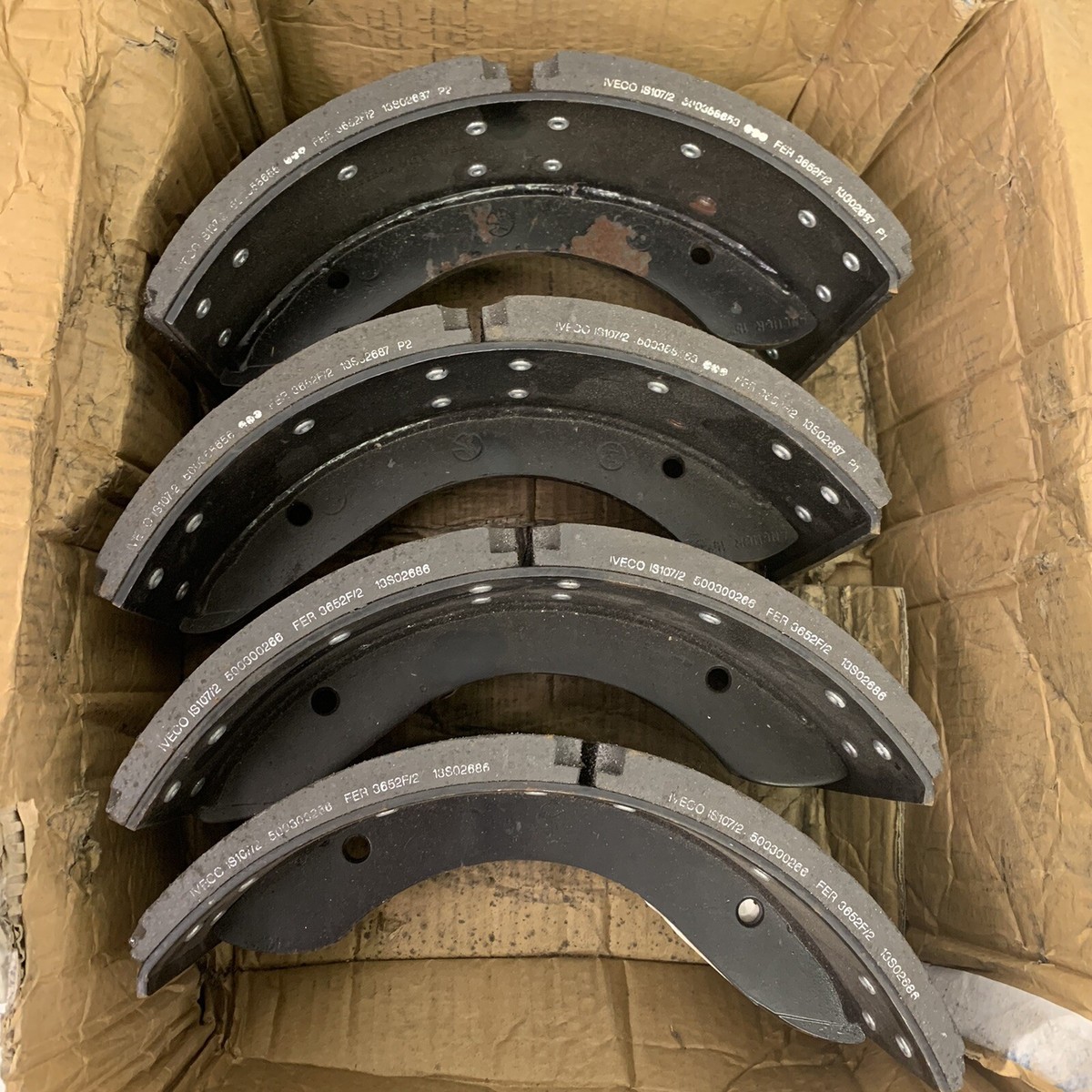 Genuine IVECO BRAKE SHOE KIT 2992530 NEW | eBay 