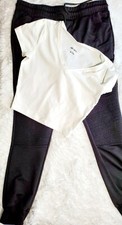 Women's Set V-Neck White Crop Top Black Pants Stretch Joggers Sweatpants - Small