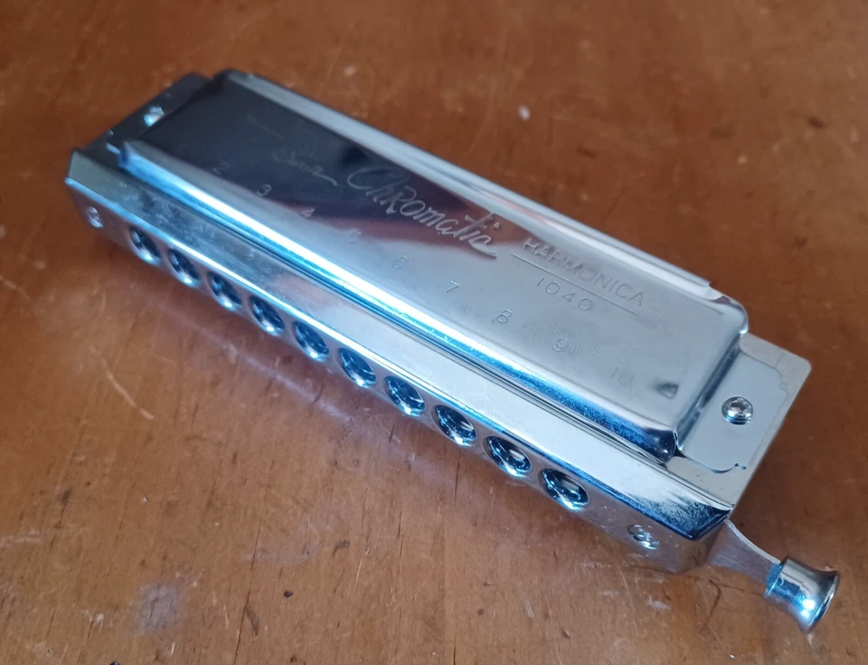 Paño de limpieza estuche Swan Chromatic Harmonica 1040 C ¡Bonito! Foto 3 de 4