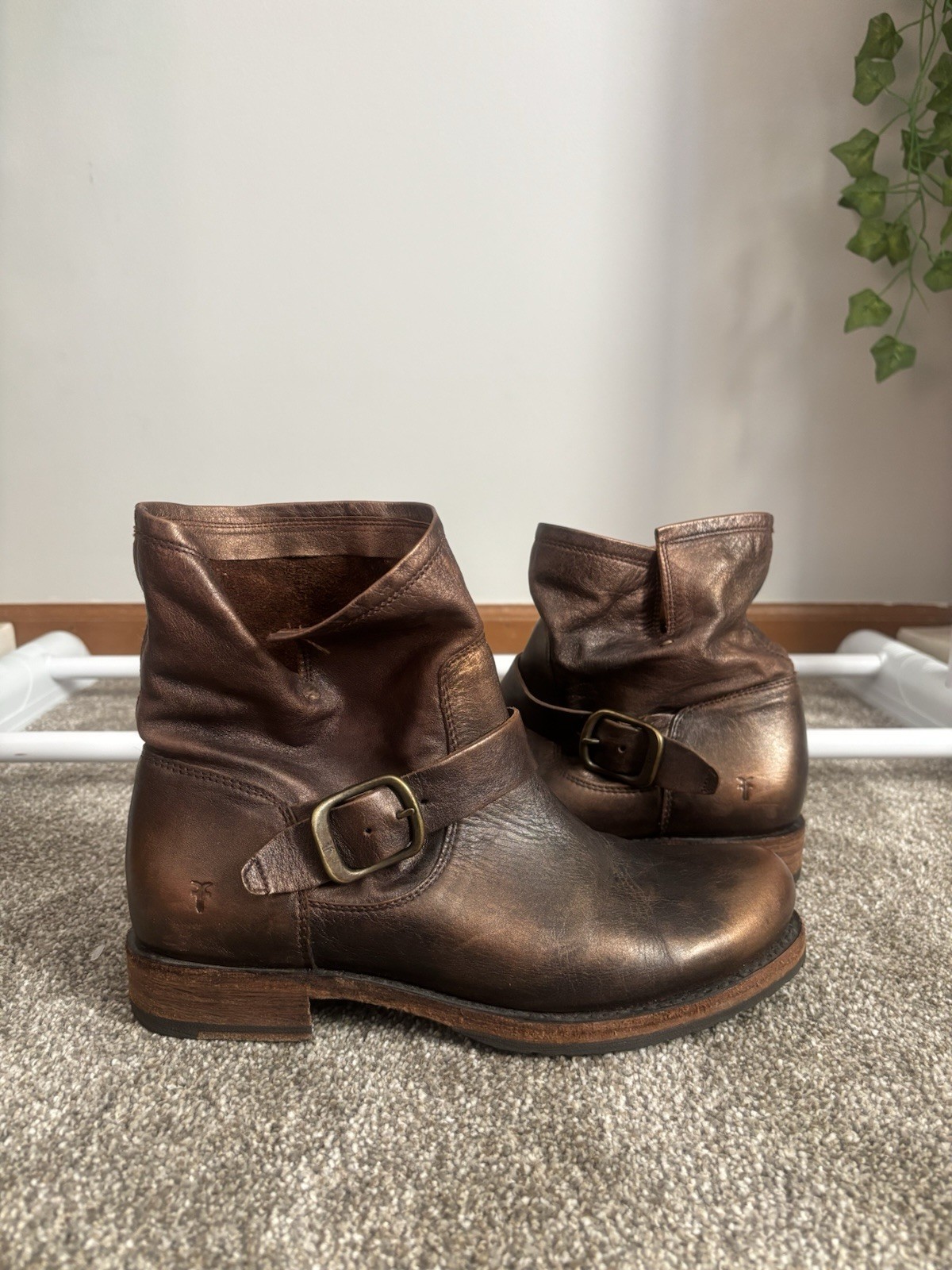 Frye Veronica Bronze finish short bootie Size 9B