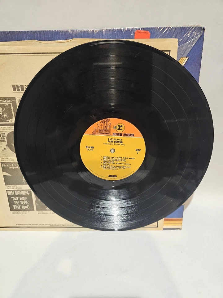 Fats Domino - Fats Is Back 1968 Vinyl LP - VG+ Original  - Image 3 of 4