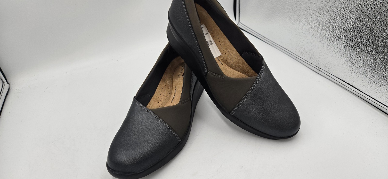 Clarks Collection Suttyn Walk Shoes Womens Size 9.5 Dark Pewter Metallic Comfort