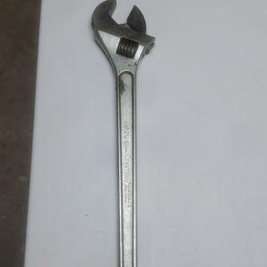 Crescent 24 inch wrench Crestology