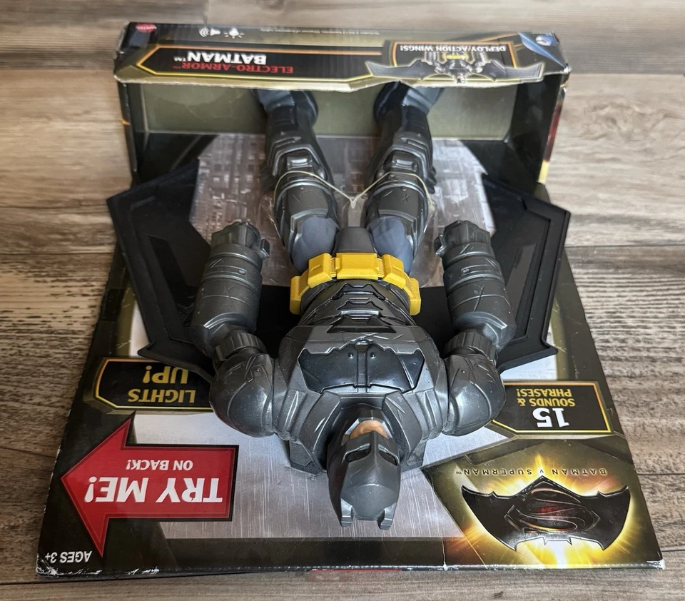 Figura de lujo Batman v Superman: Dawn of Justice Electro-Armor Batman 12" 🌟 Nueva en caja Foto 4 de 4