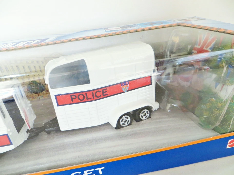 CORGI 92450 'LAND ROVER 109 LWB & HORSEBOX POLICE GIFT SET' 1:36 MIB/BOXED - Image 3 of 4