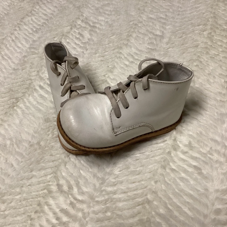 Zapatos para caminar Josmo Walker blancos de encaje para niños talla 5,5  Foto 3 de 4