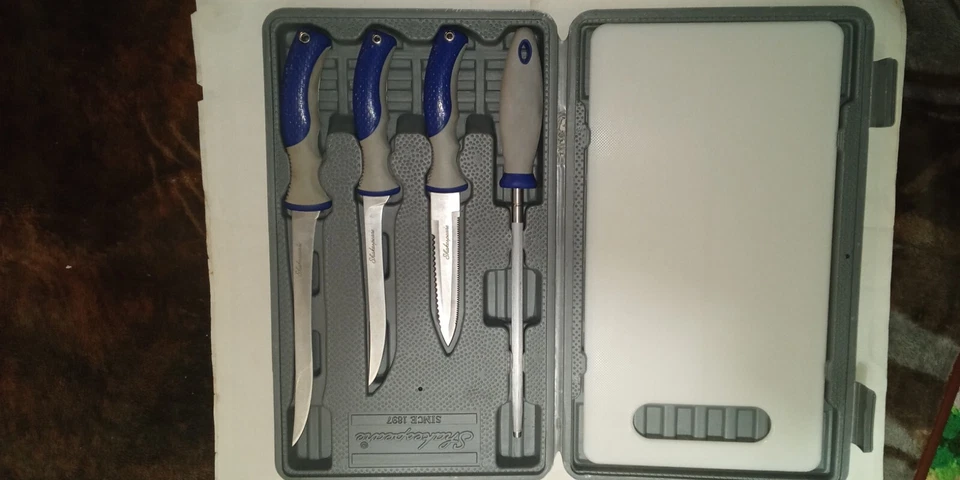 Juego de cuchillos Shakespeare (3) con afilador + tabla de cortar nunca usados Foto 2 de 3