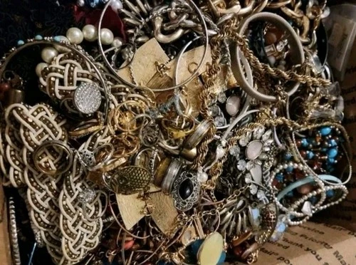 3 Pounds Jewelry Costume Vintage Mix LBS  necklaces bracelets pins rings etc lbs