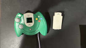 SEGA Dreamcast HKT-3020 Home Console - White 2 controllers 2 games