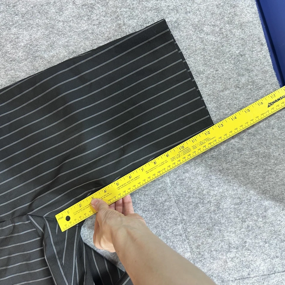 Pantalones Cortos Express Para Mujer 2 Negros Rayas Editor Bermudas Vestido Carrera Trabajo y2k Foto 2 de 4