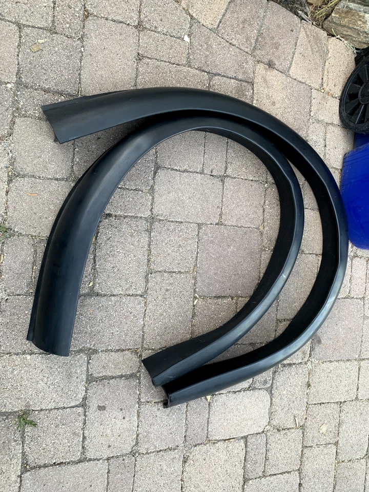 Extensores de guardabarros de goma acampanada flexible cobertura completa Pacer Performance 52-205 Foto 4 de 4