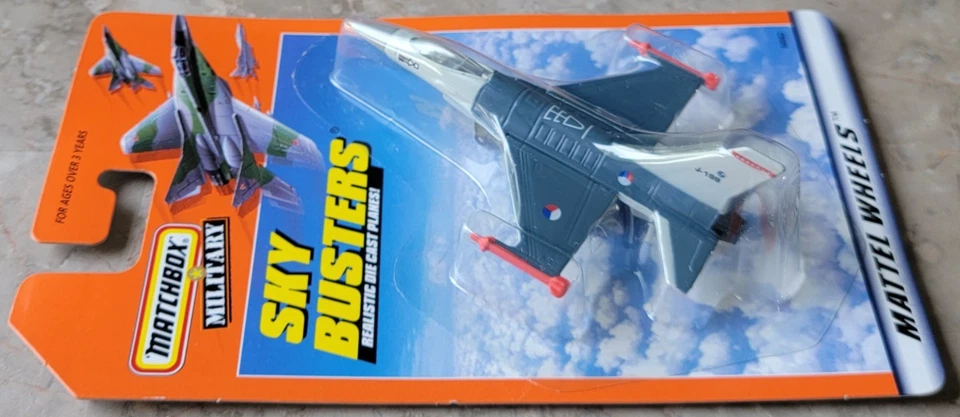 Matchbox Sky Busters Royal Netherlands Air Force RNLAF F-16 Falcon Fighter NIP - Image 2 of 4