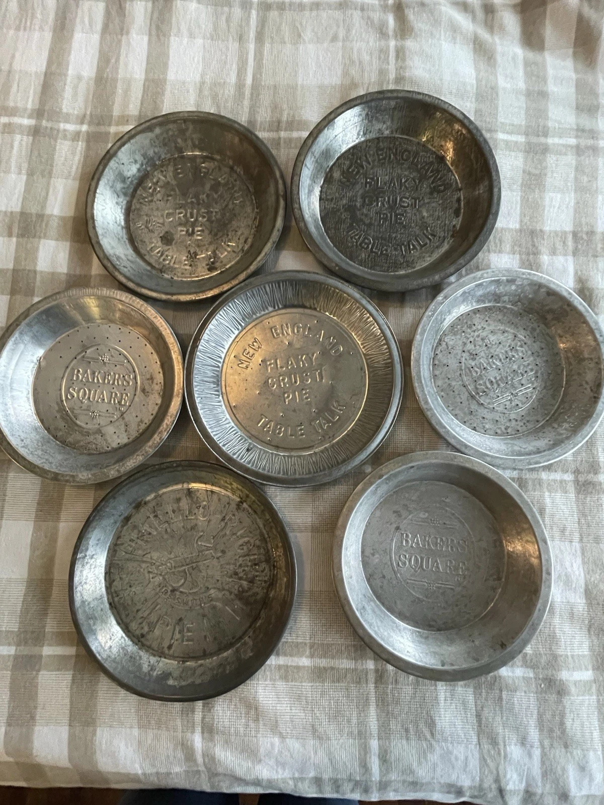 Vintage Aluminum Pie Pans Lot Of 7 - 3 Table Talk- 3 Bakers Square- 1 Mrs Smiths