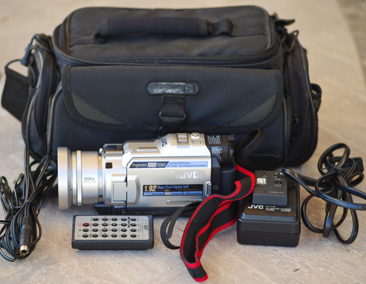 Victor JVC GR-DV2000 MiniDV 動作品 付属品多数 Victor JVC GR-DV2000 MiniDV 動作品 付属品多数 デジタルビデオカメラ