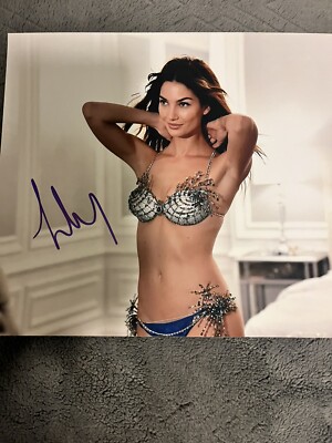 Lily Aldridge Victoria Secrets/ Sports Illustrated Model 8x10 Signed photo