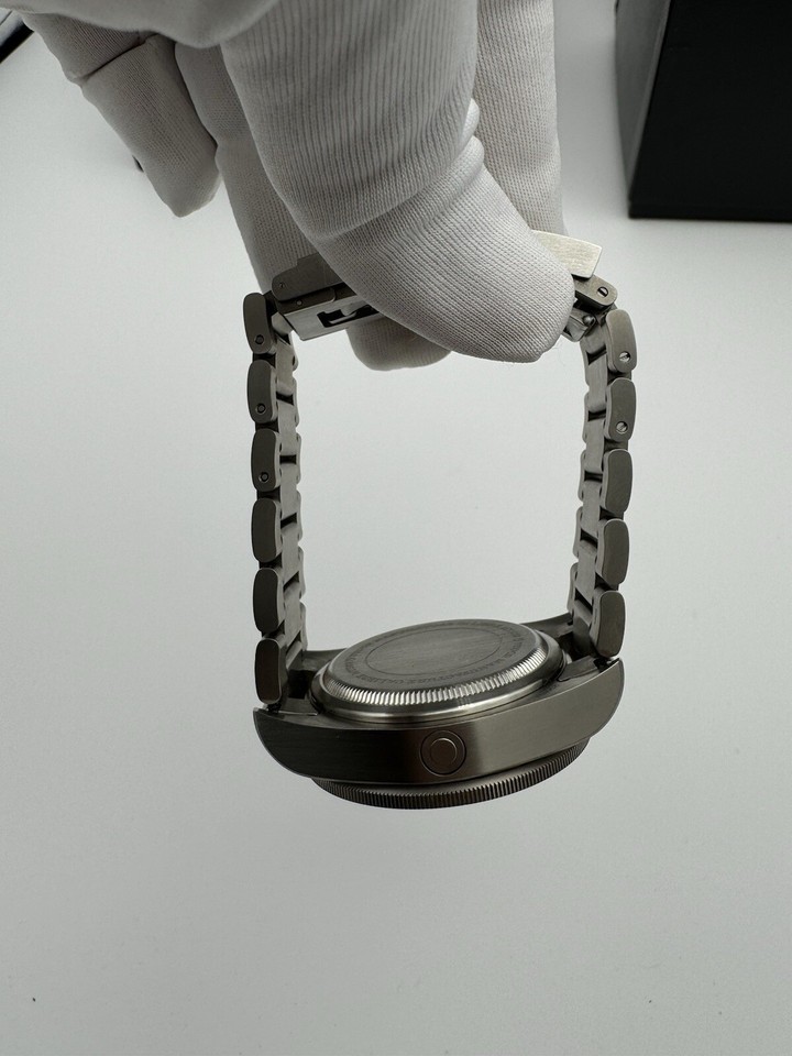 Tudor Pelagos 25600TN Mens Date Titanium Automatic Divers Watch Box