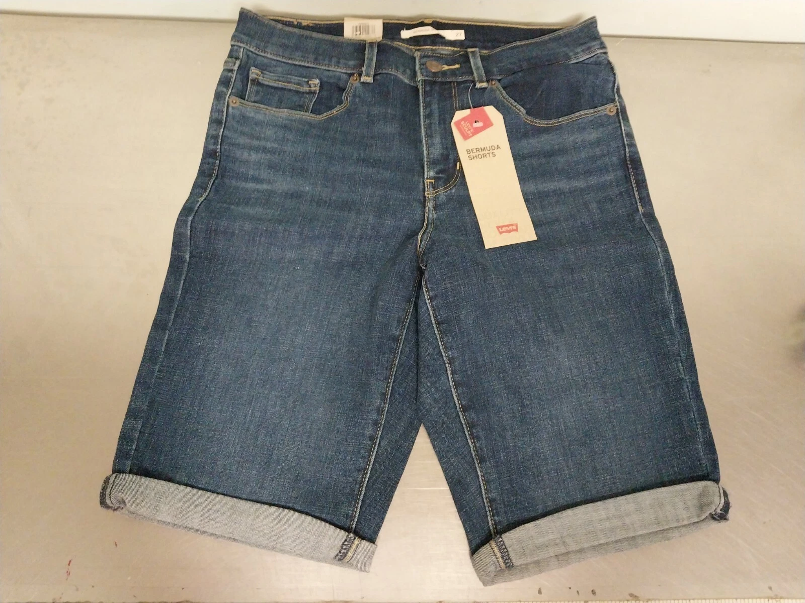 Levi's BLUE Women's Bermuda Shorts Size4/27 or 6/28 Denim NWT