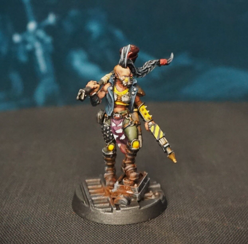 escher-champion-with-power-hammer-hired-guns-painted-necromunda