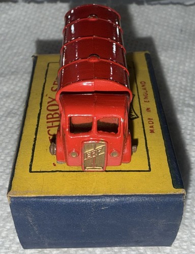 Matchbox 11a ERF Petrol Tanker Esso Rouge - 1955 - Lesney Moko 1:100 Vintage