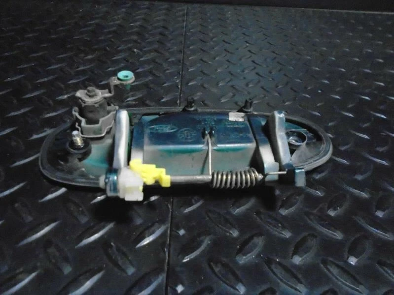 Maçaneta externa para passageiros Ford Escort 1999 - Imagem 3 de 3