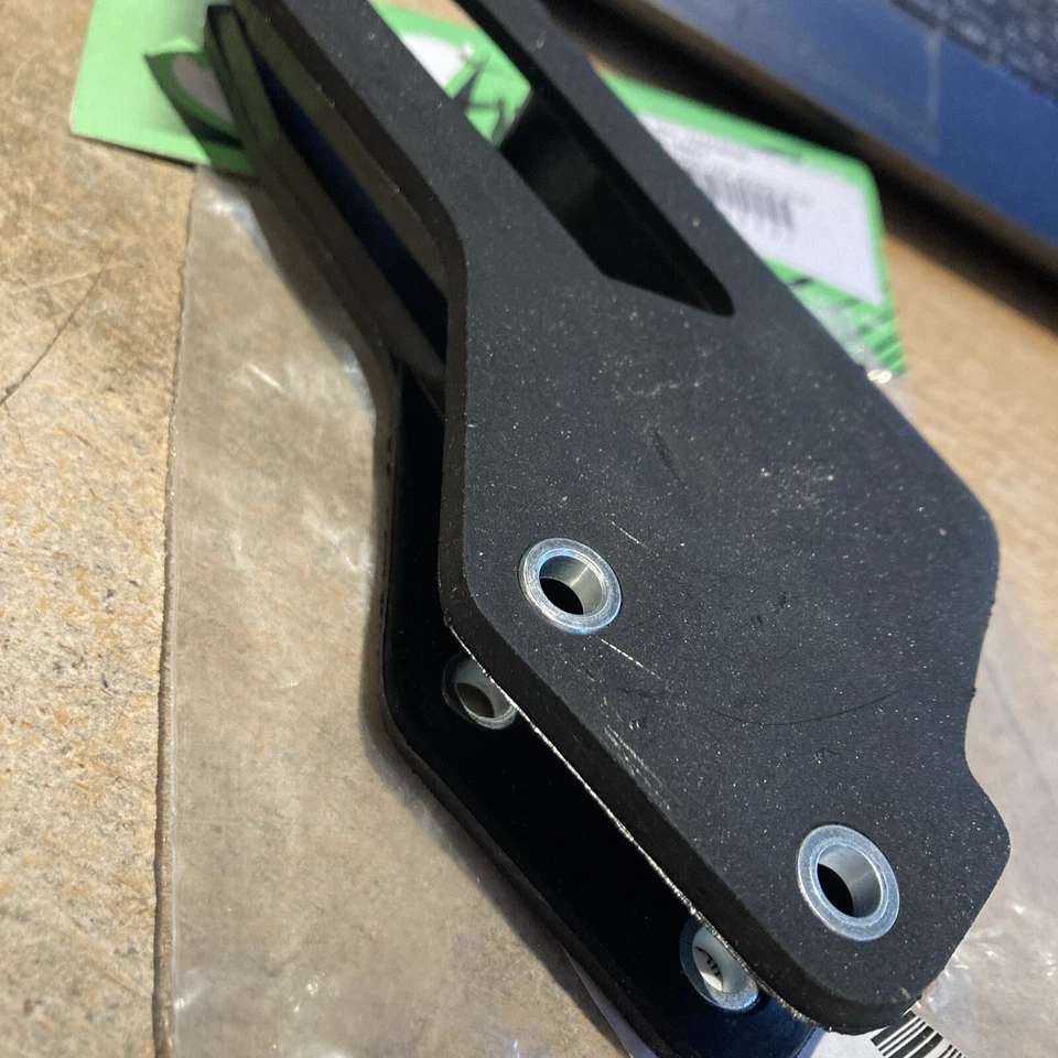 Yamaha YZF 250 450 2004 / 2005 Patín Tenedor Guía Cadena Nuevo UFO - Imagen 3 de 3