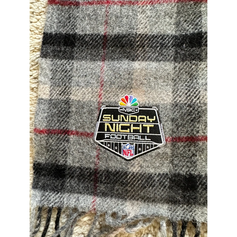 PENDELTON plaid wool blanket NBC SUNDAY NIGHT FOOTBALL LOGO, NFL, gray fringed  - Image 4 of 4
