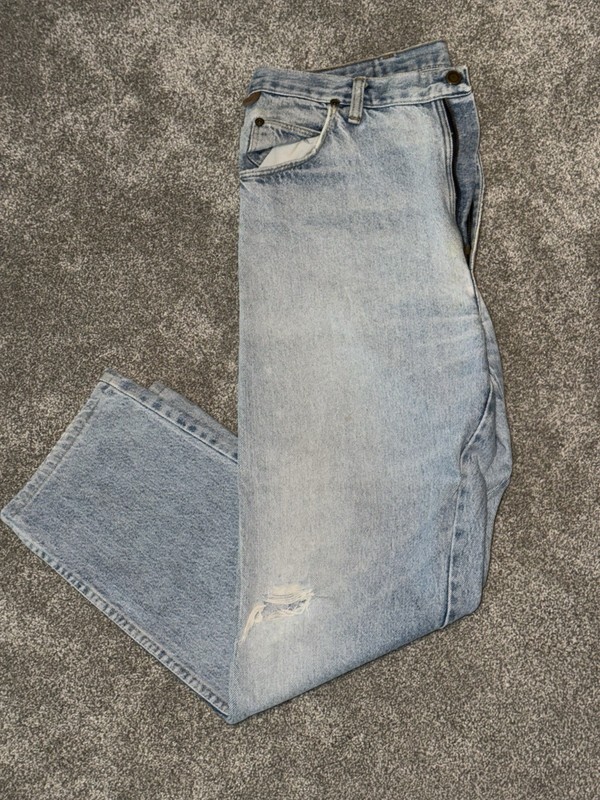 Vintage Wrangler Rugged Wear Blue Jeans