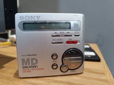 Sony Walkman Portable MiniDisc Player MZ-R70 With 4 Minidisc