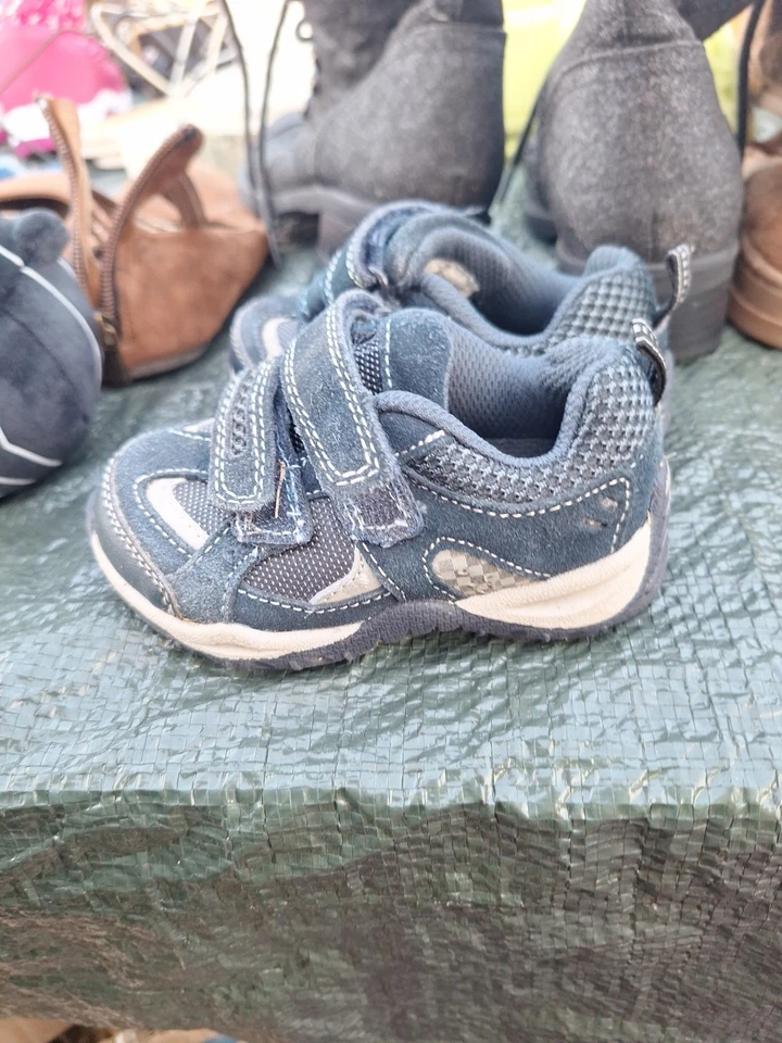 Zapatos Circle para niños talla 5 Foto 3 de 4