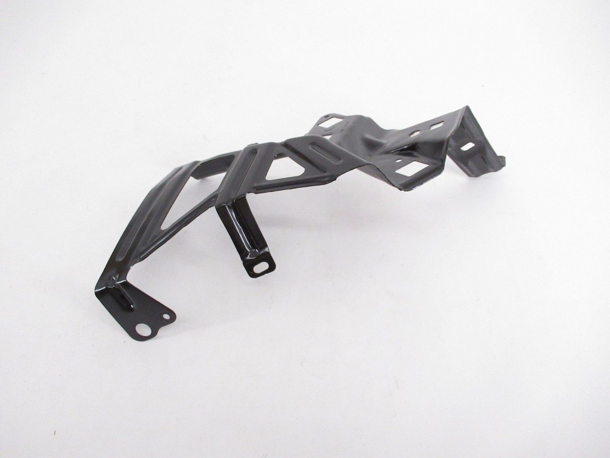 Genuine OEM Honda 60263-TBA-A00ZZ Driver Front Fender Bracket 2016