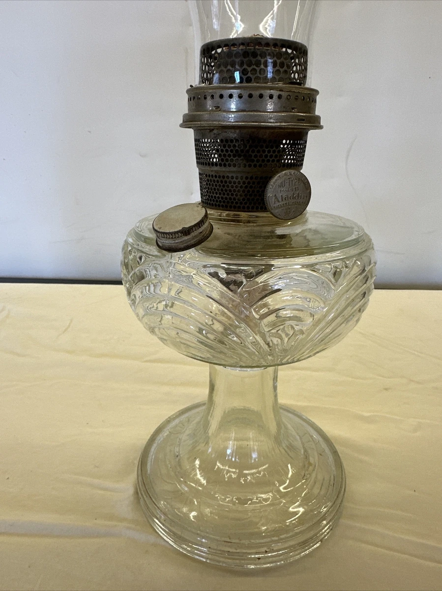 Vintage Aladdin Oil Lamp W Nu Type Model B Beehive Burner Tall