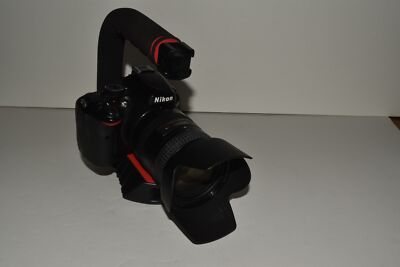 NIKON D5100 DIGITAL CAMERA 16.2MP w/ AF-S NIKKOR 18-200MM 3.5-5.6G
