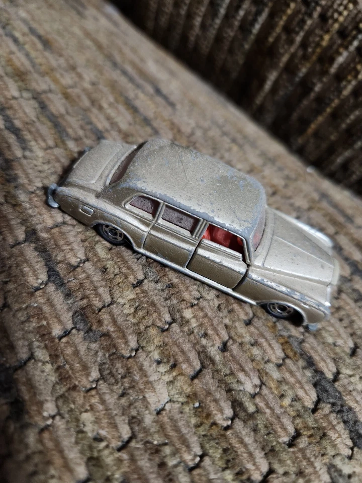 Coche fundido a presión Tomica Rolls Royce Phantom VI 1:78 F6 1976 de colección hecho en Japón Foto 3 de 4