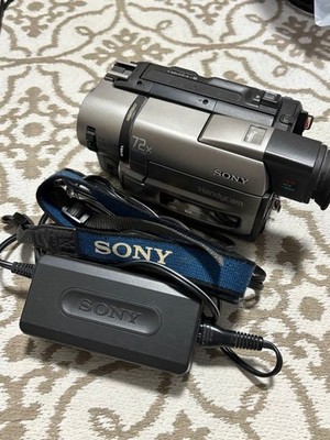 Sony CCD-TRV825 Handycam Hi8 Camcorder NTSC For Parts Japan