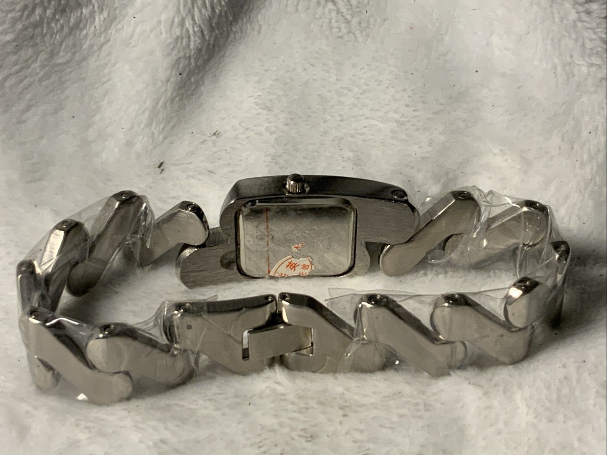 Gucci 2055L Silver Tone Woman's Watch Stainless Steel Swiss | eBay