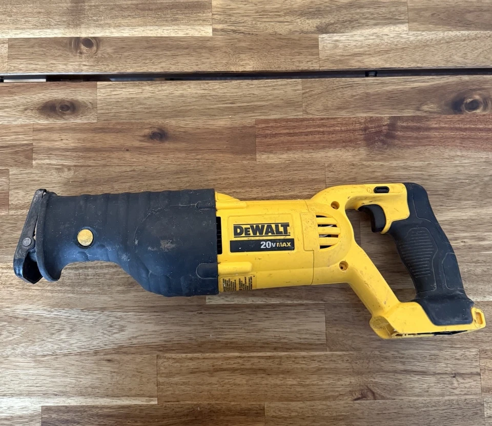 DeWALT DCS380 20V Reciprocating Saw Bare Tool Only - Image 3 of 4