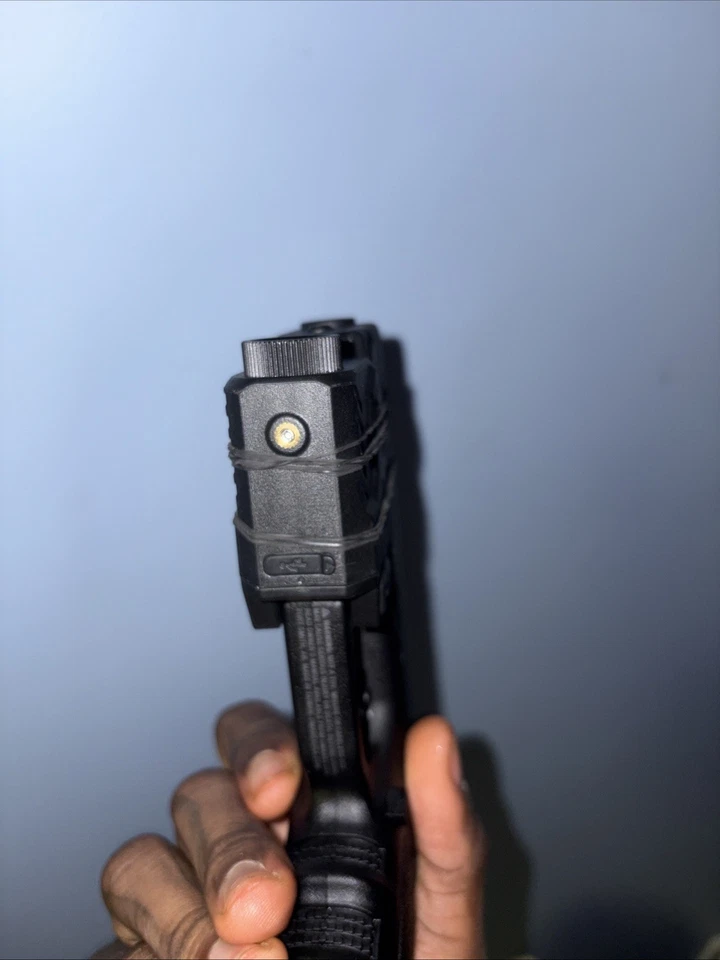 glock 19 BB gun CO2 With Laser - Image 3 of 4