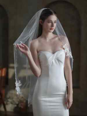 NWT beautiful white or ivory wedding veil NWT 2T Elbow Bridal Wedding Veil 3/8 main image 3