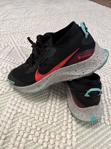 nike trainers size 10 junior