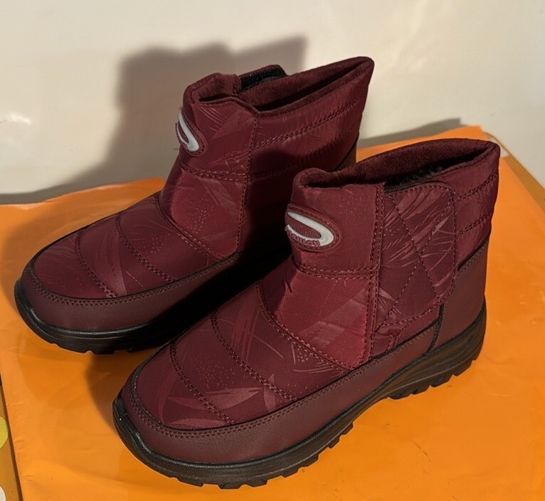 Winter Snow Boots Rubber Sole Faux Fur Insole Ladies CH 230 US