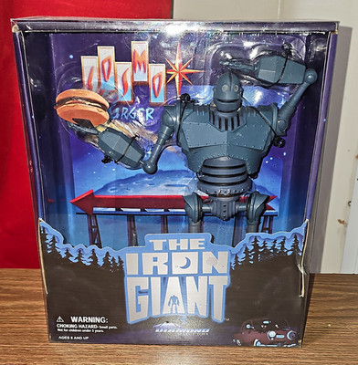 Diamond Select Toys Iron Giant Select Action Figure PX Exclusive Light-Up Eyes
