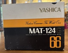 Yashica Mat-124G Black TLR Twin-Lens Reflex 120 Film Camera w/ Box.