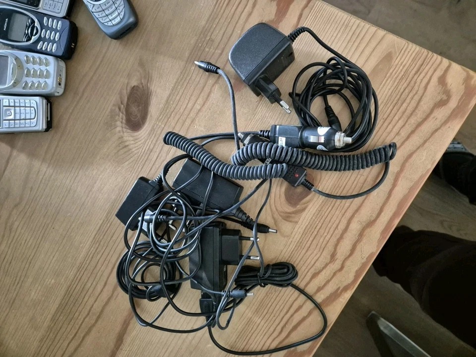 Relikte aus alten Zeiten,Sammler Nokia 6300,3310,8210,6230i Simens S55 Konvolut - Bild 3 von 4