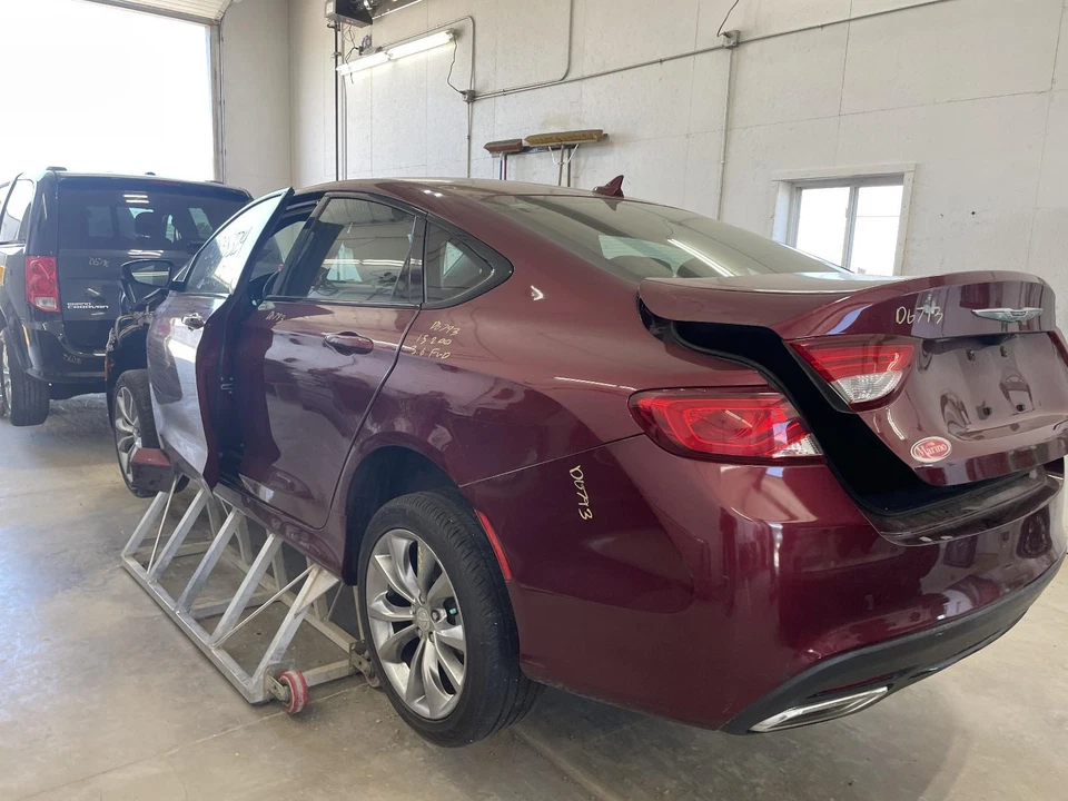 Módulo de control de carrocería usado se adapta a: Chrysler 200 2015 control de carrocería BCM LH montaje en tablero Foto 2 de 4