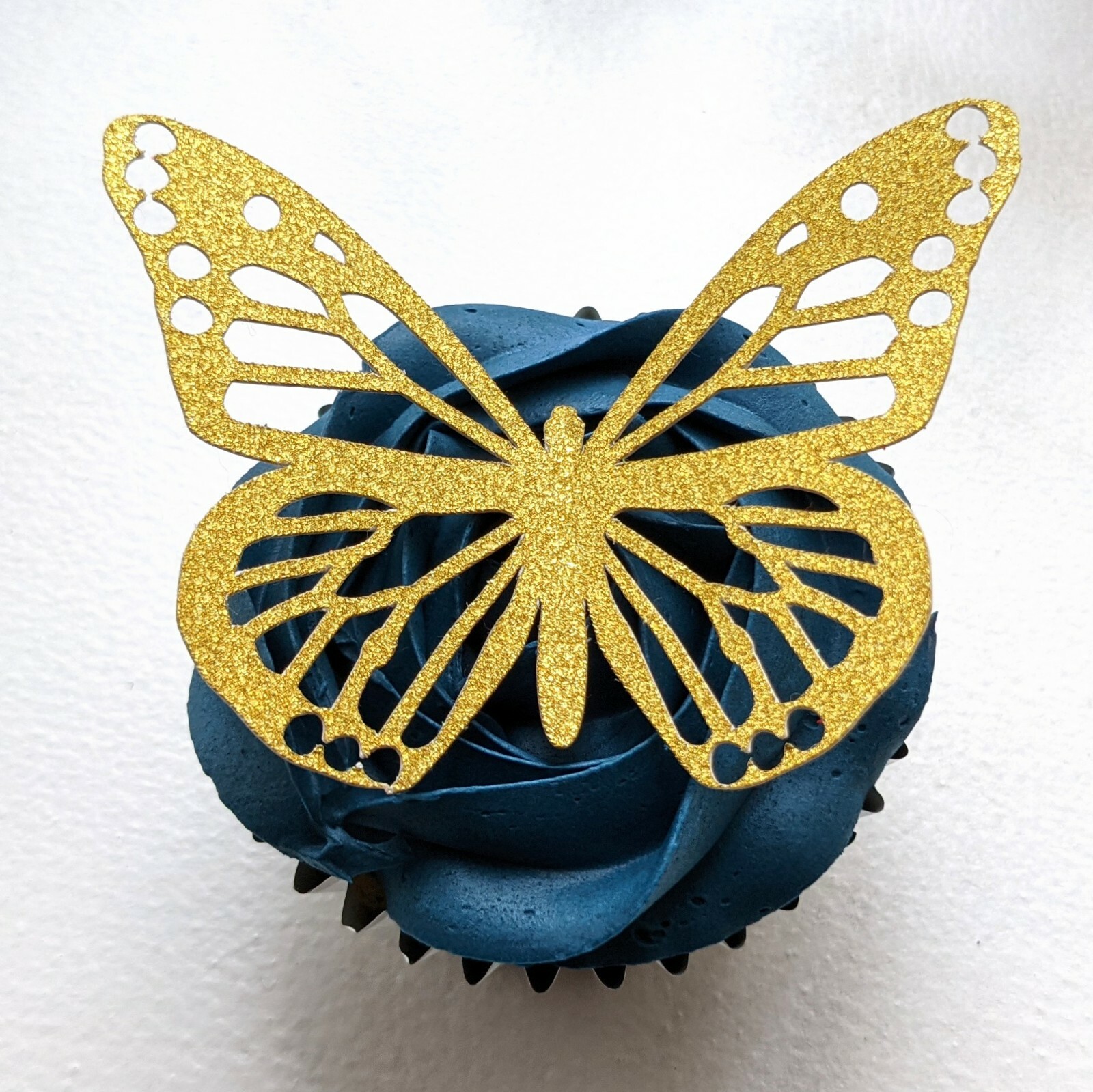 Crystal Candy Metallic Gold Edible Butterflies - Pack of 22 | Bakedeco